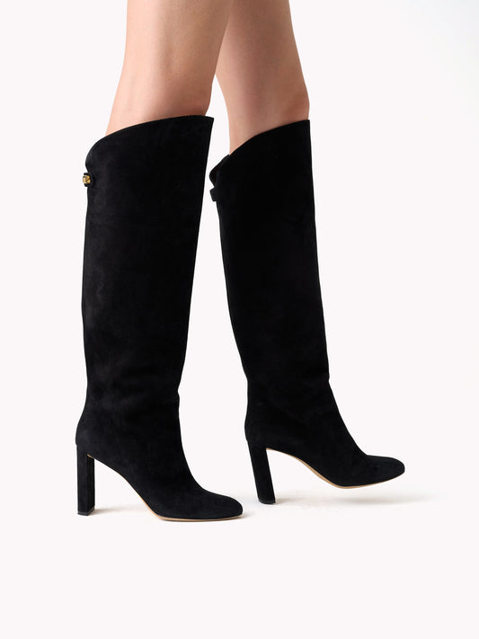 Bottes Adriana en suède noir et talon haut - Maison Skorpios par Adriana Abascal