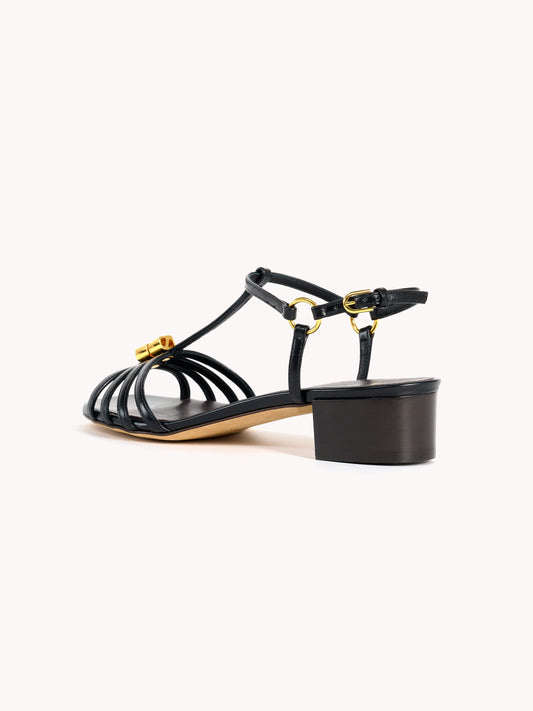 Sandales à petits talons Carla en cuir nappa noir - Maison Skorpios par Adriana Abascal