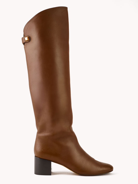 minimalist luxury boots in brown leather and mid-heel maison skorpios by adriana abascal emanuele filiberto