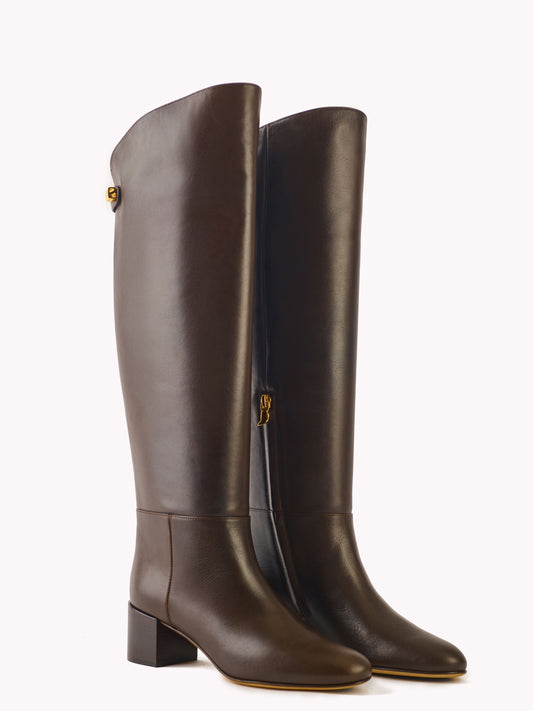 Mid heels brown leather boots maison skorpios by adriana abascal Emanuele filiberto