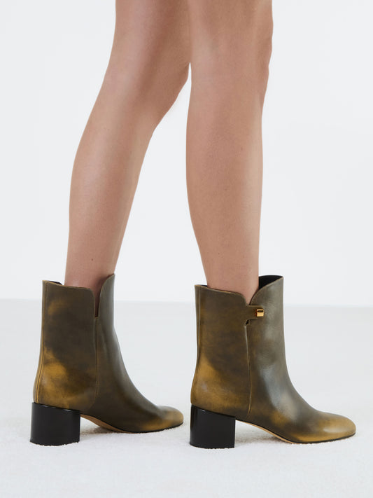 Designer golden brown leather mid heels boots maison skorpios by adriana abascal Emanuele filiberto