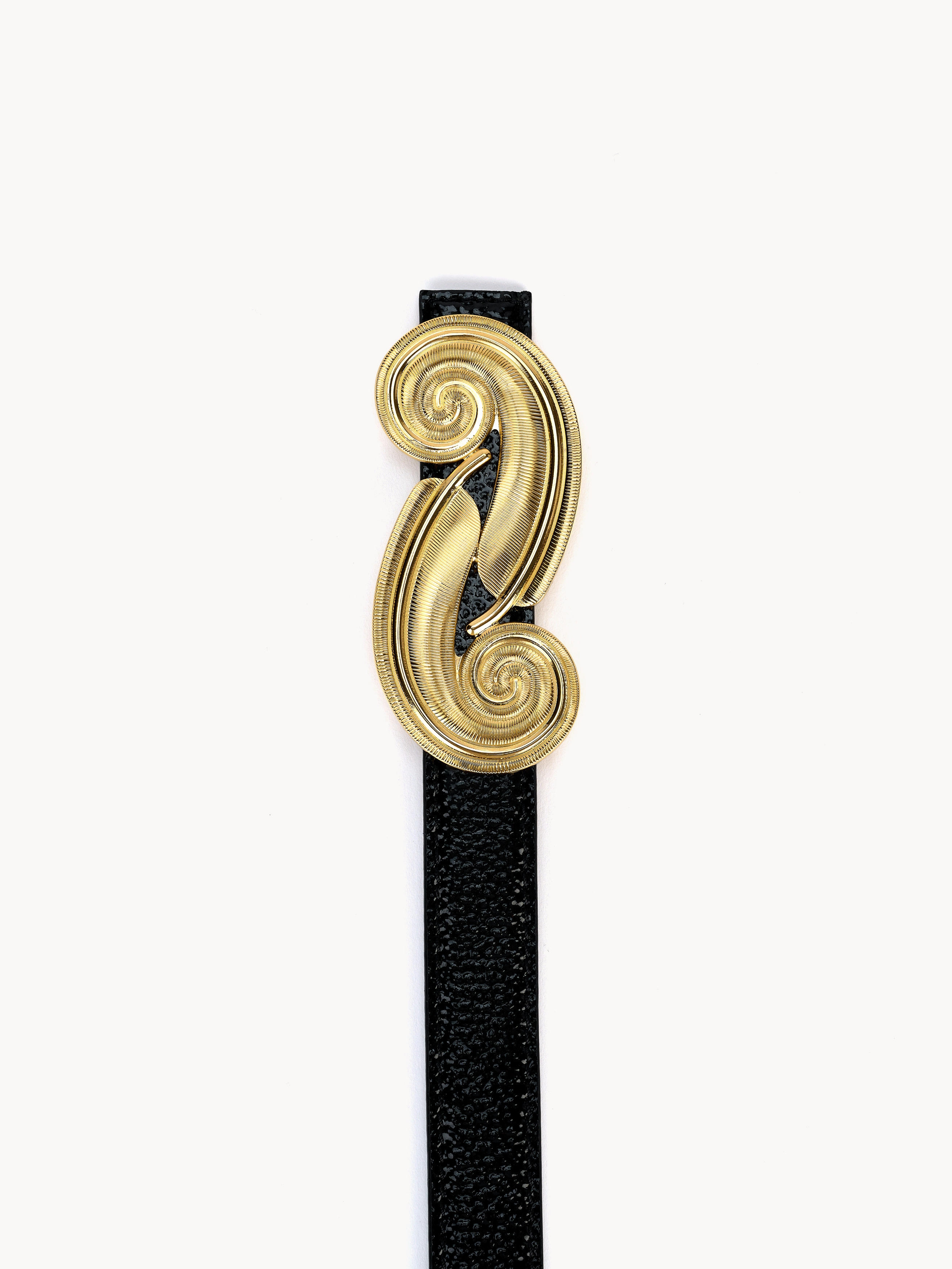 Luxurious belt, caviar leather, adriana abascal, imprenditrice messicana, miss mexico