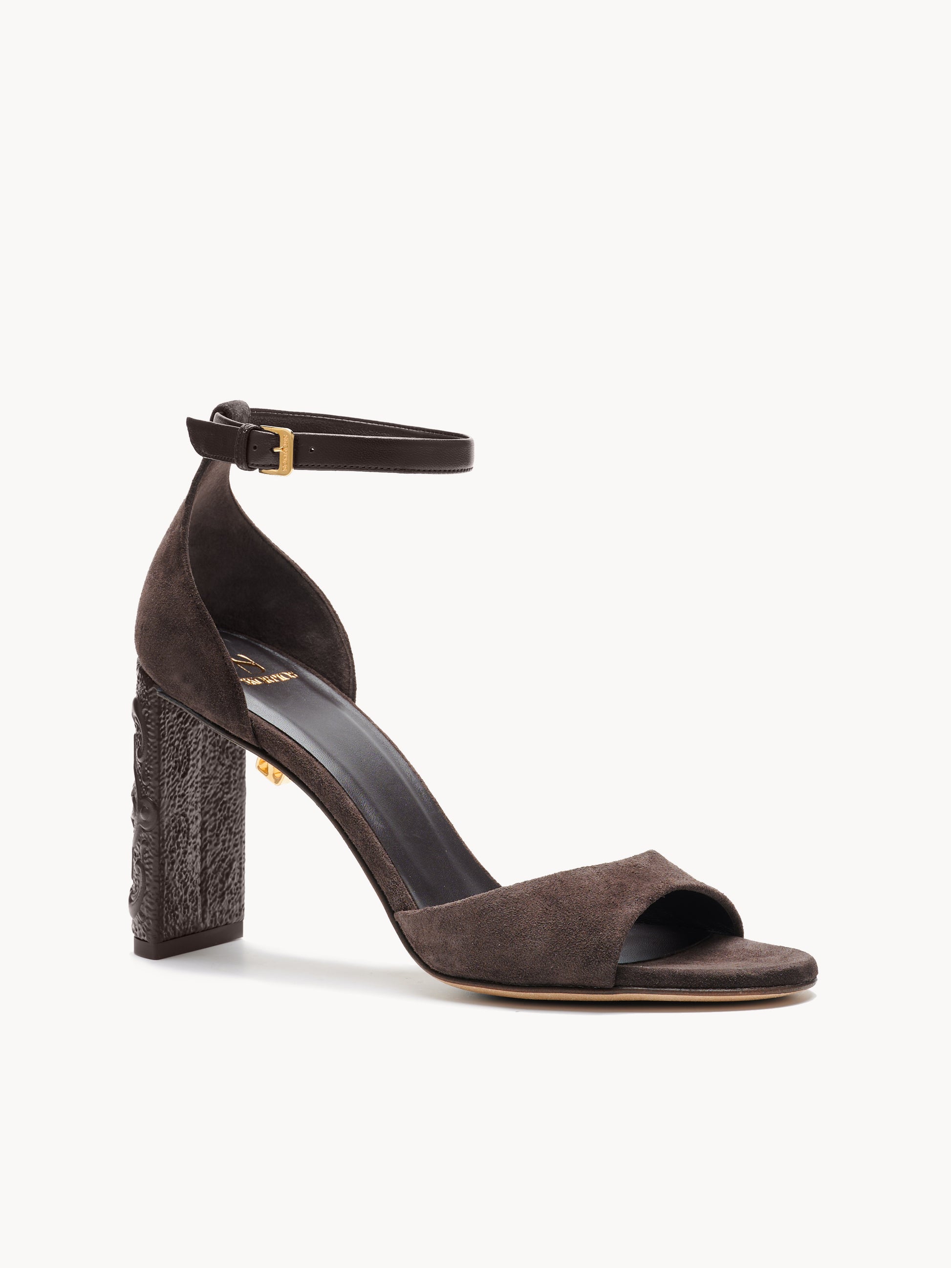Sandales Valentina Maca en daim marron - Maison Skorpios par Adriana Abascal