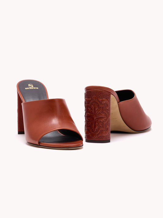 Mules à talons hauts Annabelle Maca en cuir nappa cognac - Maison Skorpios par Adriana Abascal