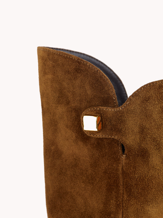 Elegant brown suede ankle boots maison skorpios by adriana abascal emanuele filiberto di Savoia