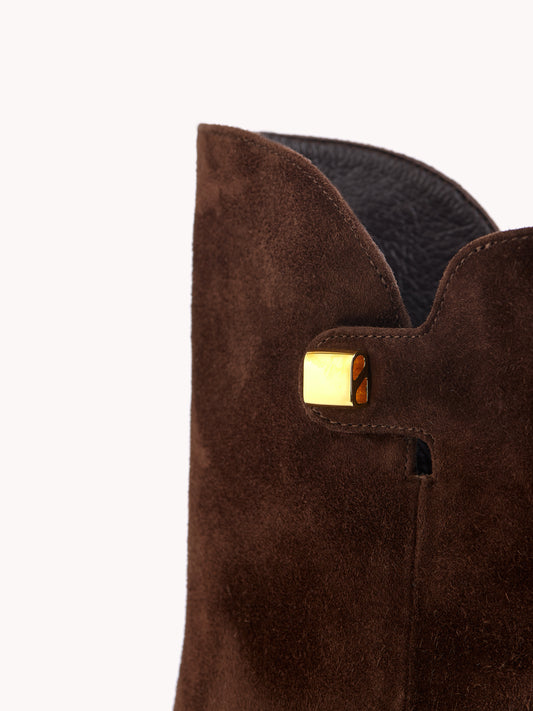 designer ankle boots in brown suede and mid heel maison skorpios by adriana abascal emanuele filiberto di Savoia