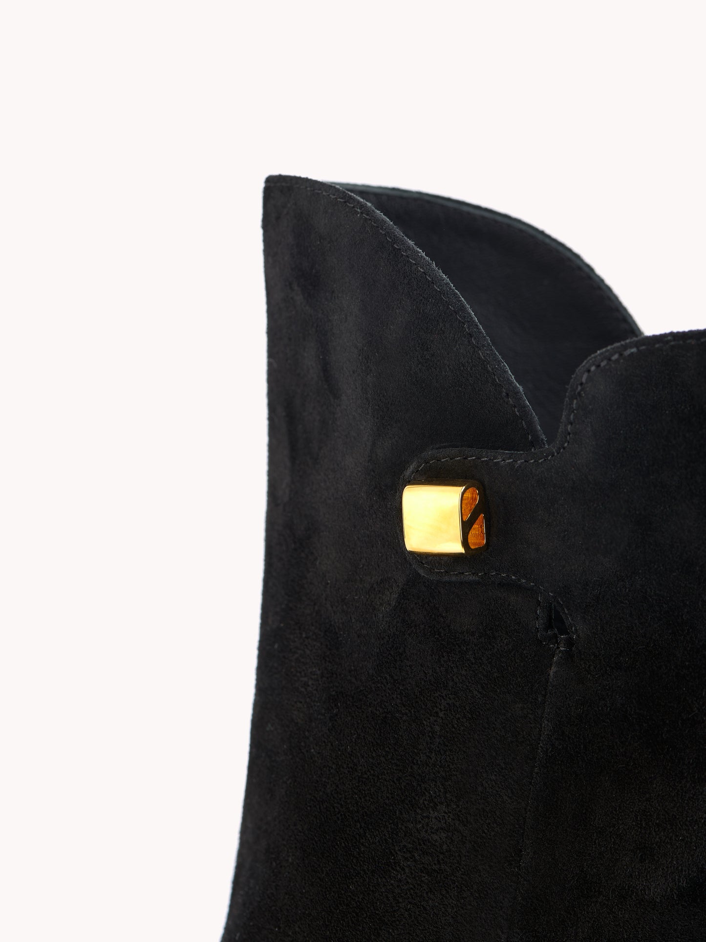 designer ankle boots with mid heel in black suede leather made in italy maison skorpios by adriana abascal emanuele filiberto di Savoia