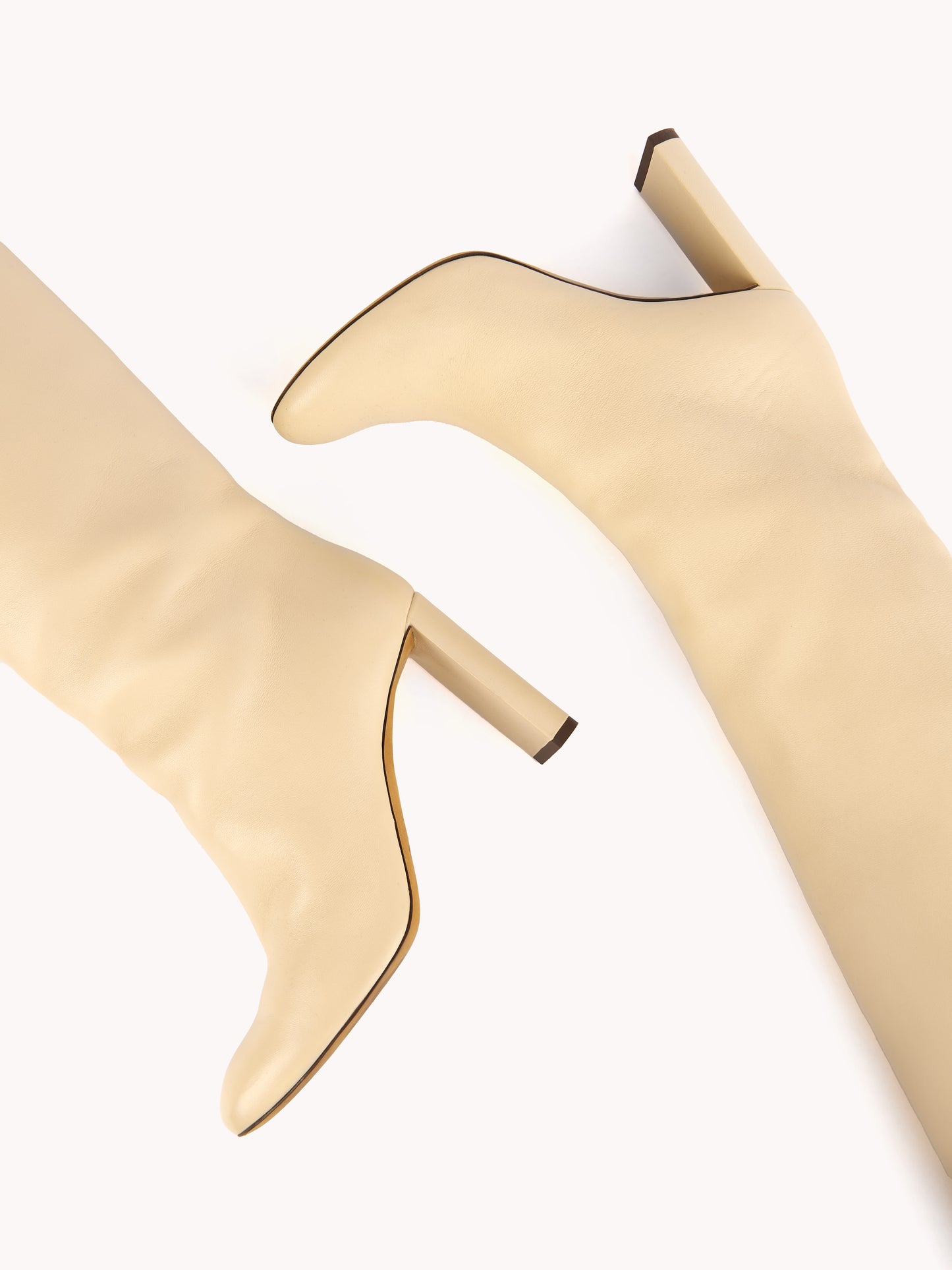 trendy beige leather boots for women made in Italy maison skorpios by adriana abascal emanuele filiberto di Savoia