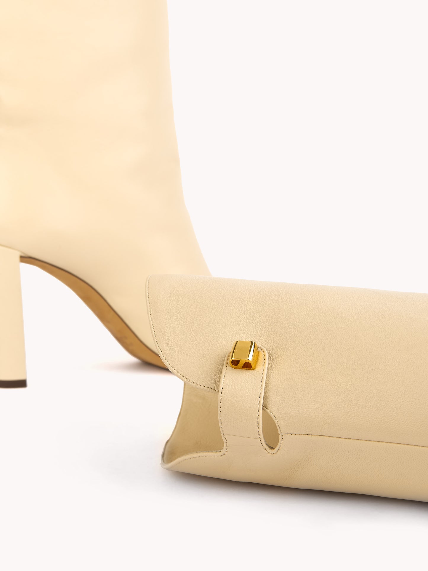comfortable beige leather boots for women with high heels maison skorpios by adriana abascal emanuele filiberto di Savoia