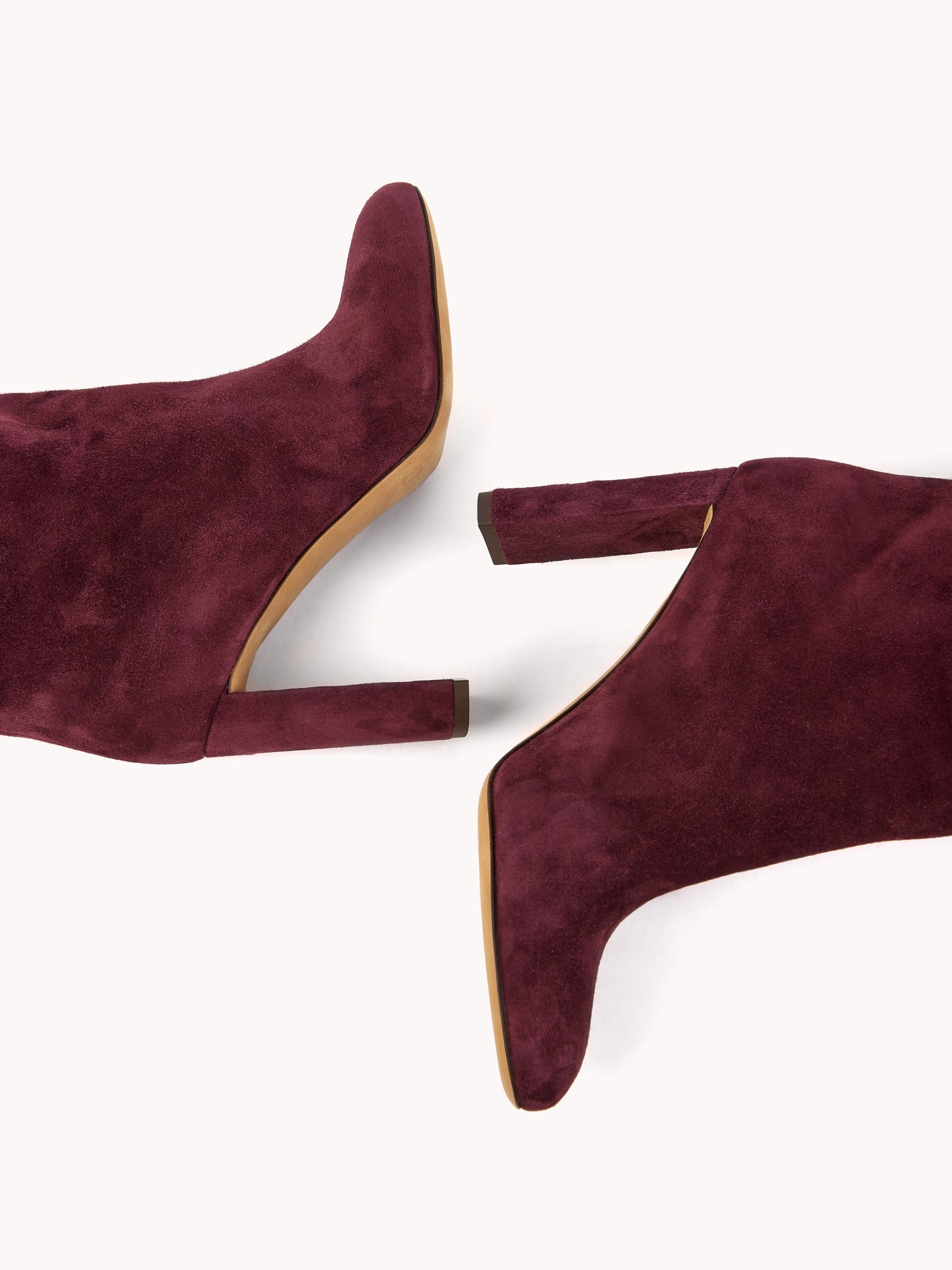 luxury thigh high boots in purple suede leather maison skorpios by adriana abascal emanuele filiberto di savoia