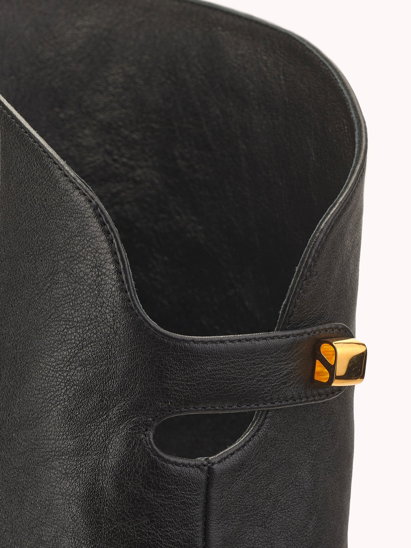 sophisticated metallic black nappa leather boots maison skorpios by adriana abascal emanuele filiberto di savoia