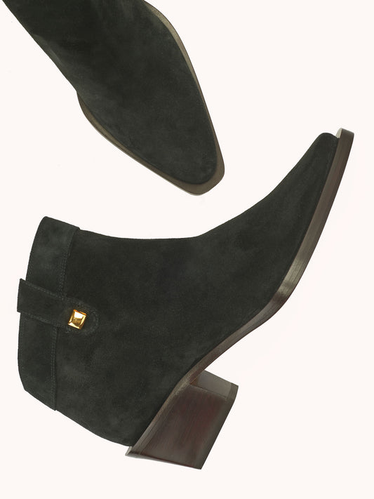 Stivali western casual Alexandra in camoscio nero - Maison Skorpios di Adriana Abascal