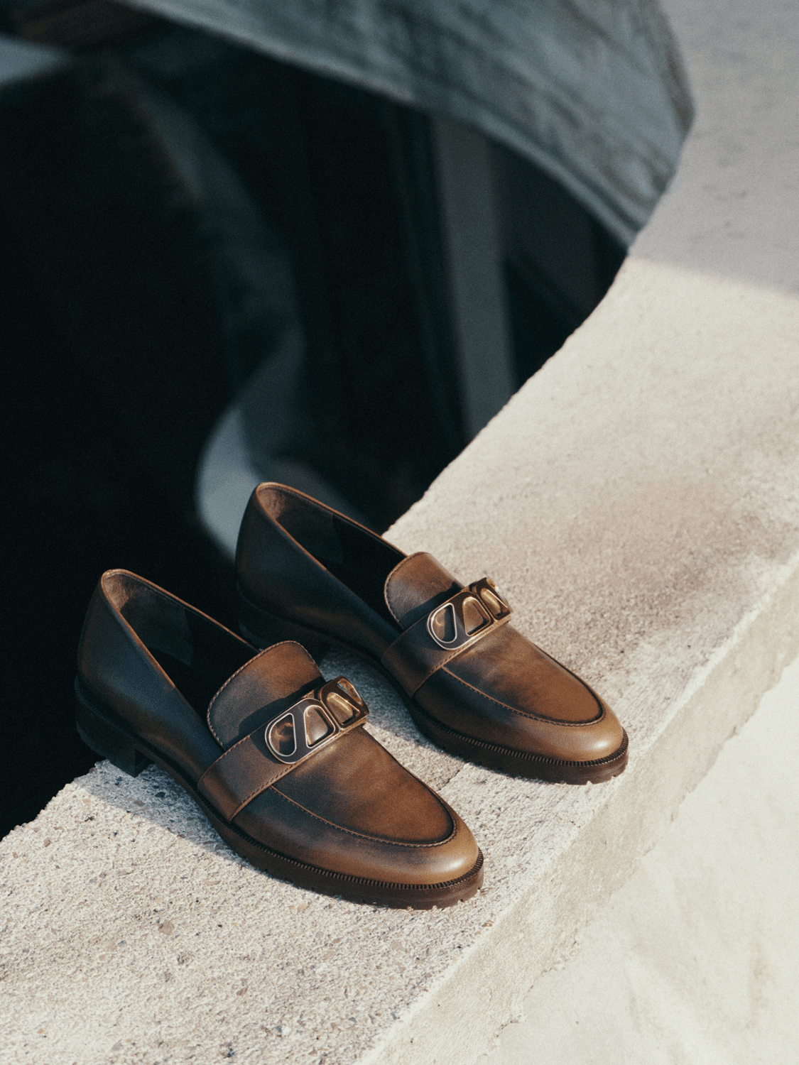 luxury flat shoes mules loafers sandals skorpios