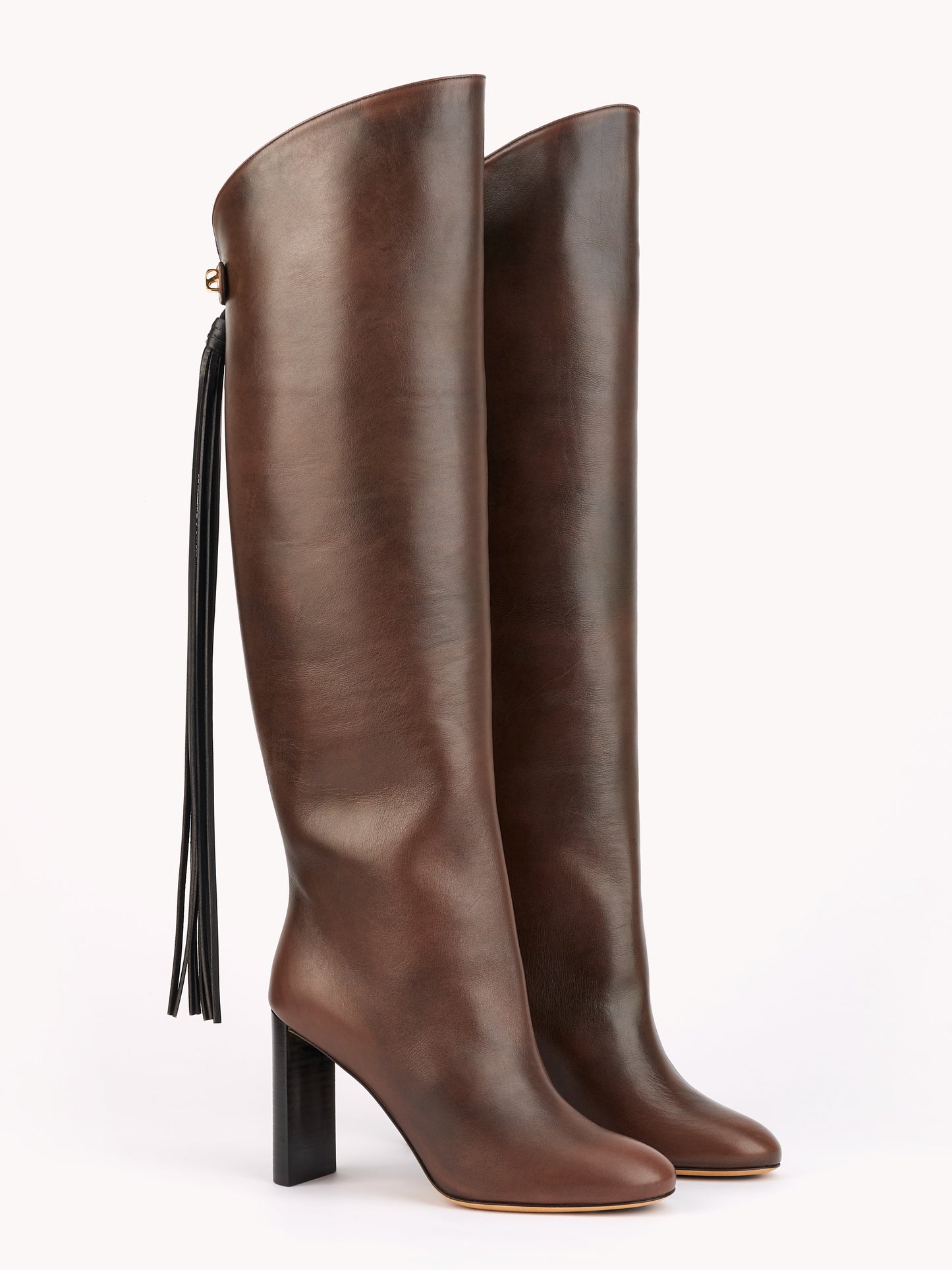 sophisticated luxury equestrian high boots in brown chocolate leather with removable strap skorpios