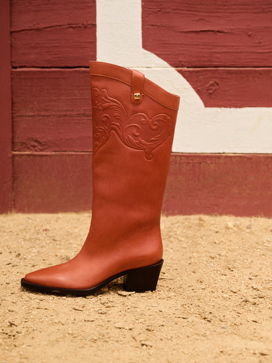 luxurious santiag high boots chestnut deep color Maison Skorpios by Adriana Abascal Emanuele filiberto
