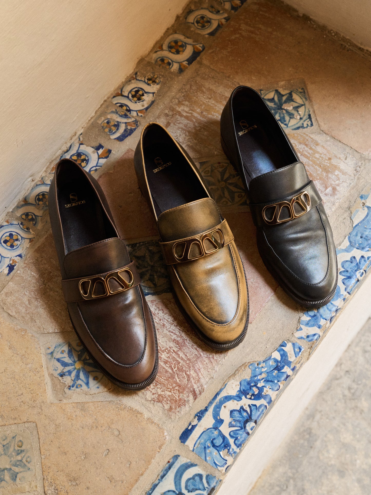 stylish androgynous brushed leather loafers skorpios