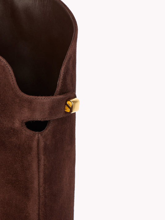 Bottes de luxe marron en suede avec talons hauts maison skorpios by adriana abascal Emmanuel de savoie 