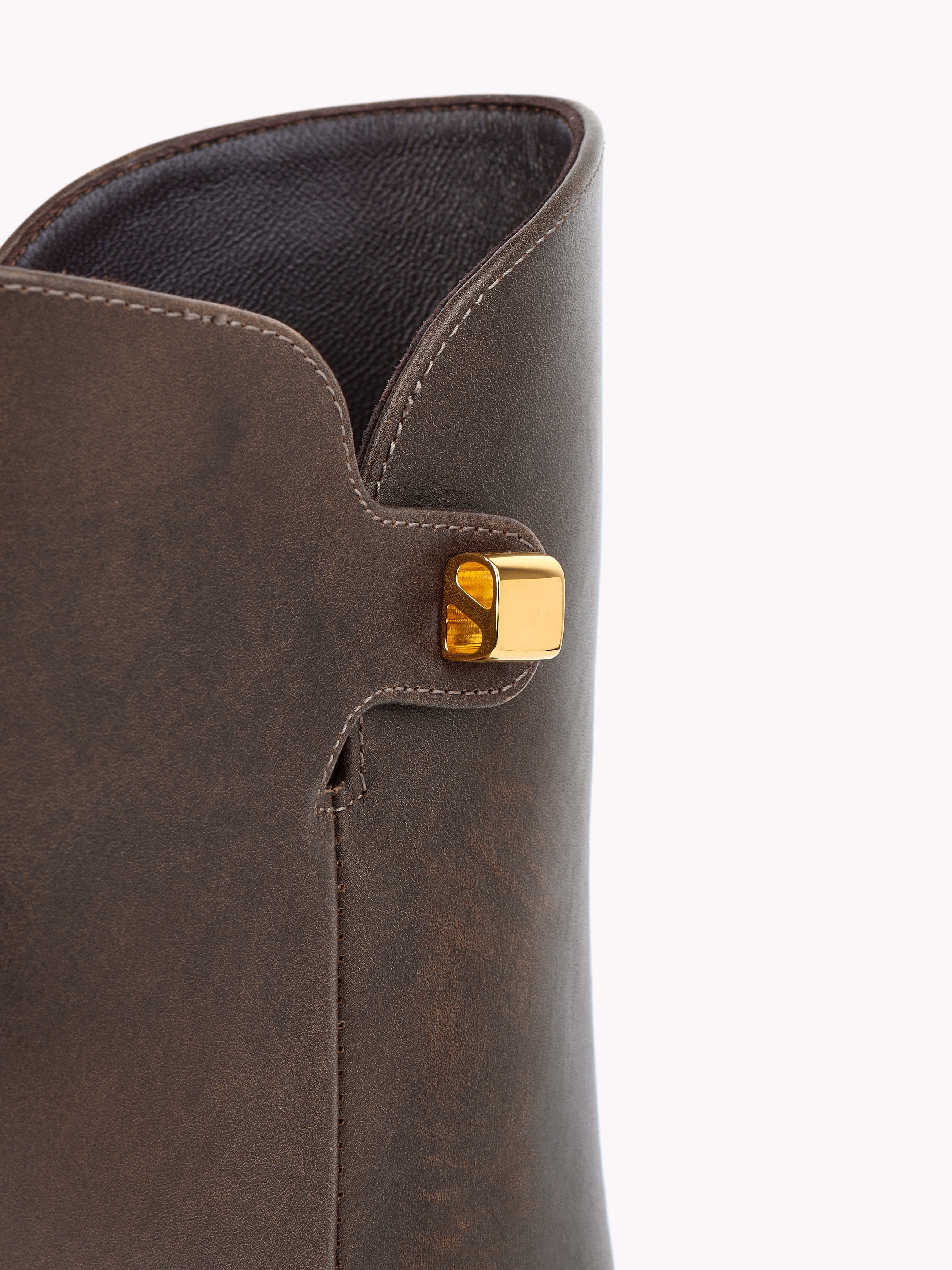 sophisticated brown chocolate leather ankle boots maison skorpios by adriana abascal Emanuele filiberto