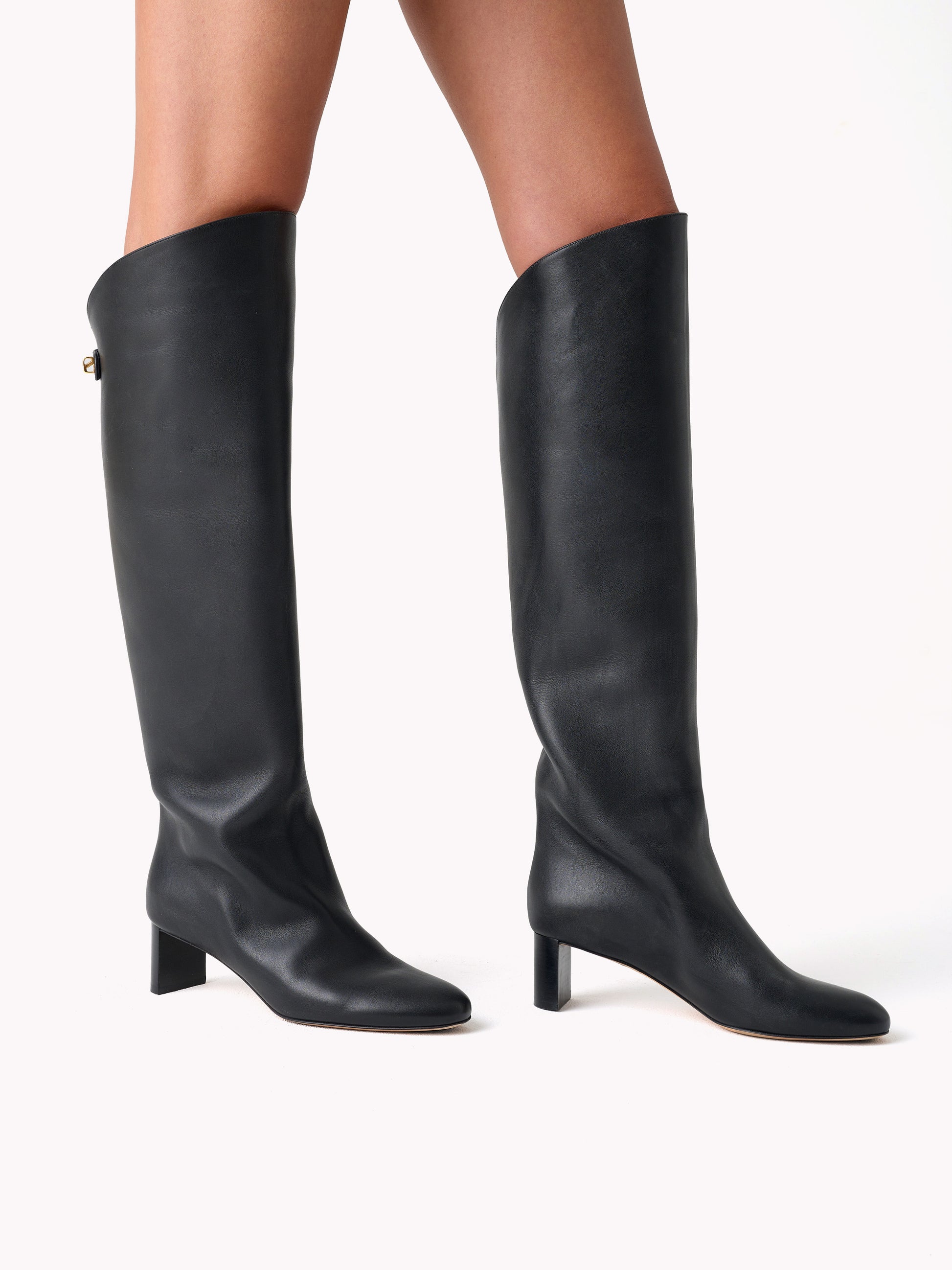elegant equestrian black leather boots mid-heel for women skorpios