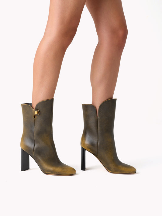 trendy brown leather ankle boots high-heel maison skorpios by adriana abascal emanuele filiberto