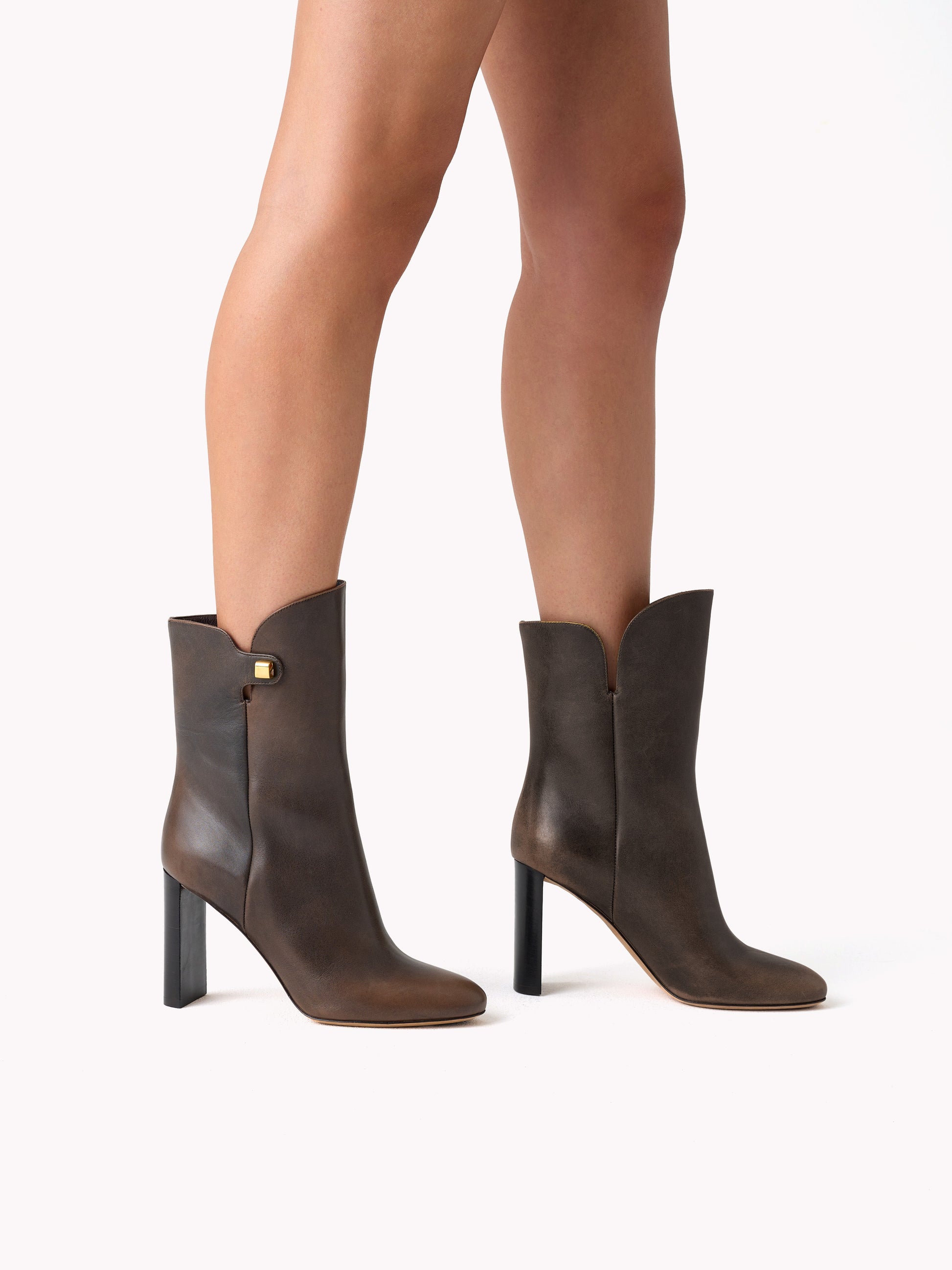 sophisticated high-heel brown chocolate leather ankle boots skorpios