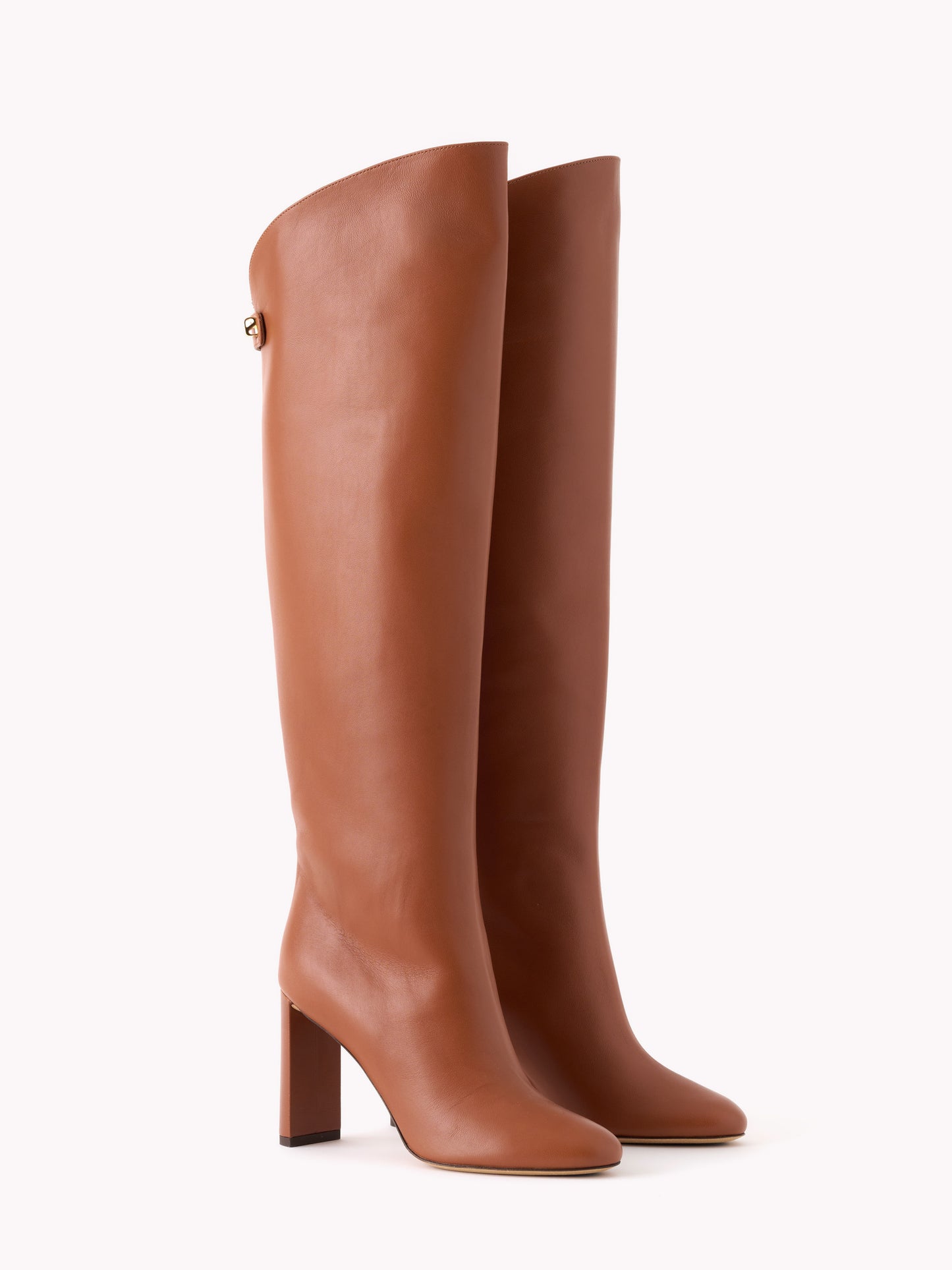 luxury brown leather boots for women made in Italy maison skorpios by adriana abascal emanuele filiberto di Savoia 