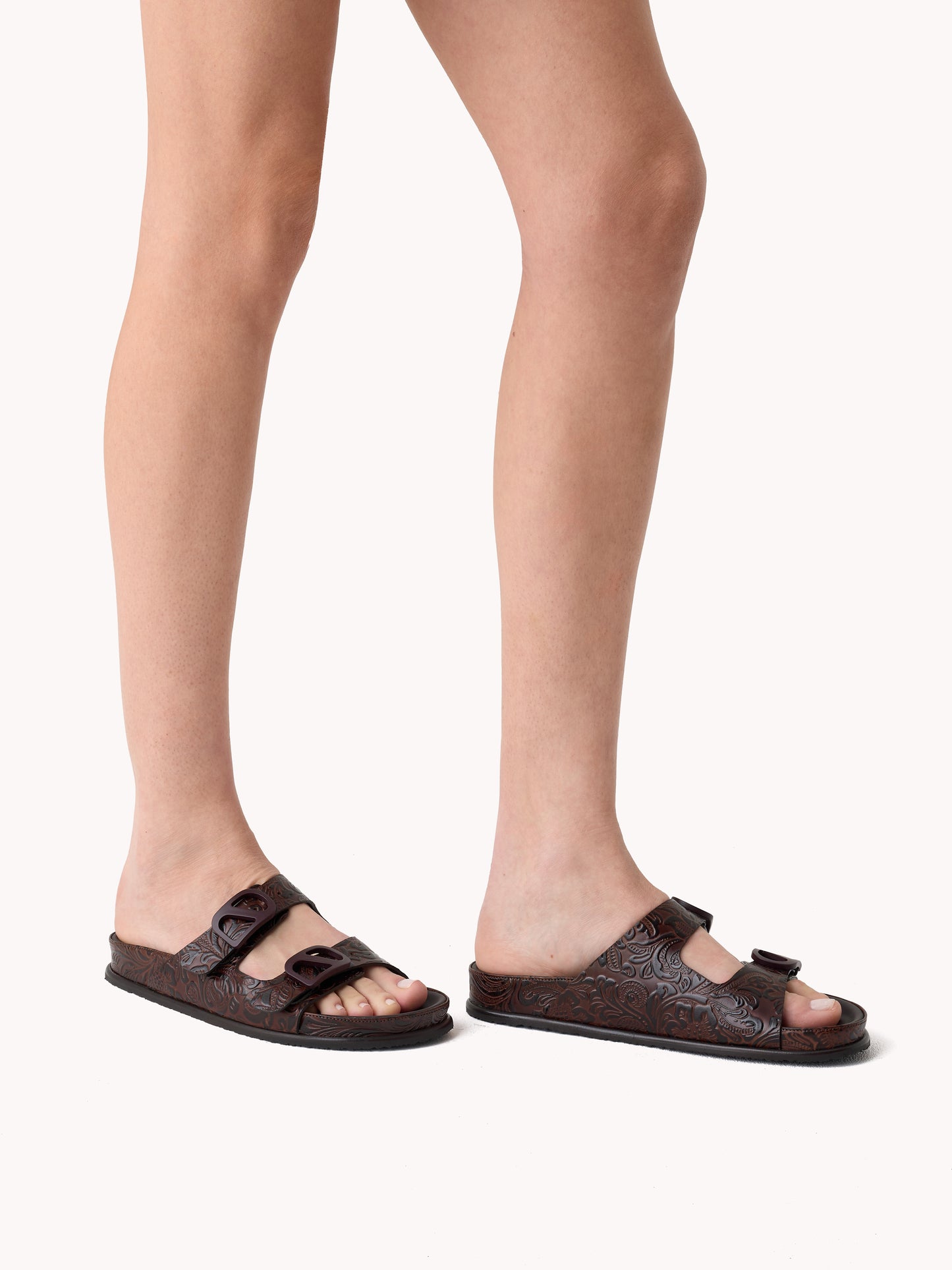 embossed leather brown chocolate flat sandals skorpios