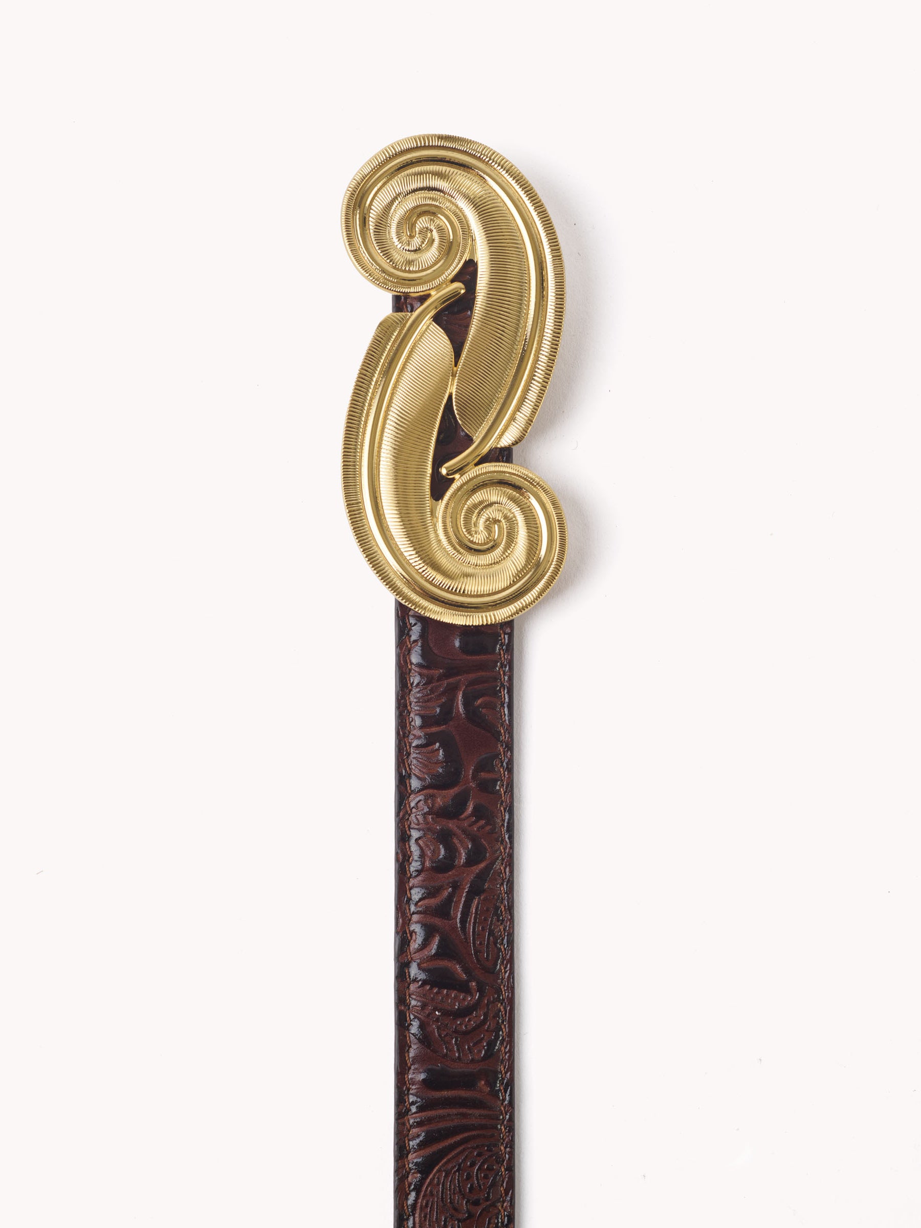 designer belt, ceinture de luxe en cuir marron, Adriana Abascal, Emanuele di Savoia, Emanuele filiberto