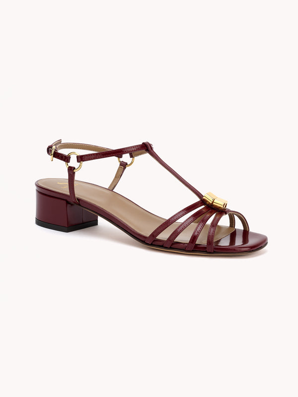 Sandales Carla en cuir bordeaux et talon bas - Maison Skorpios par Adriana Abascal