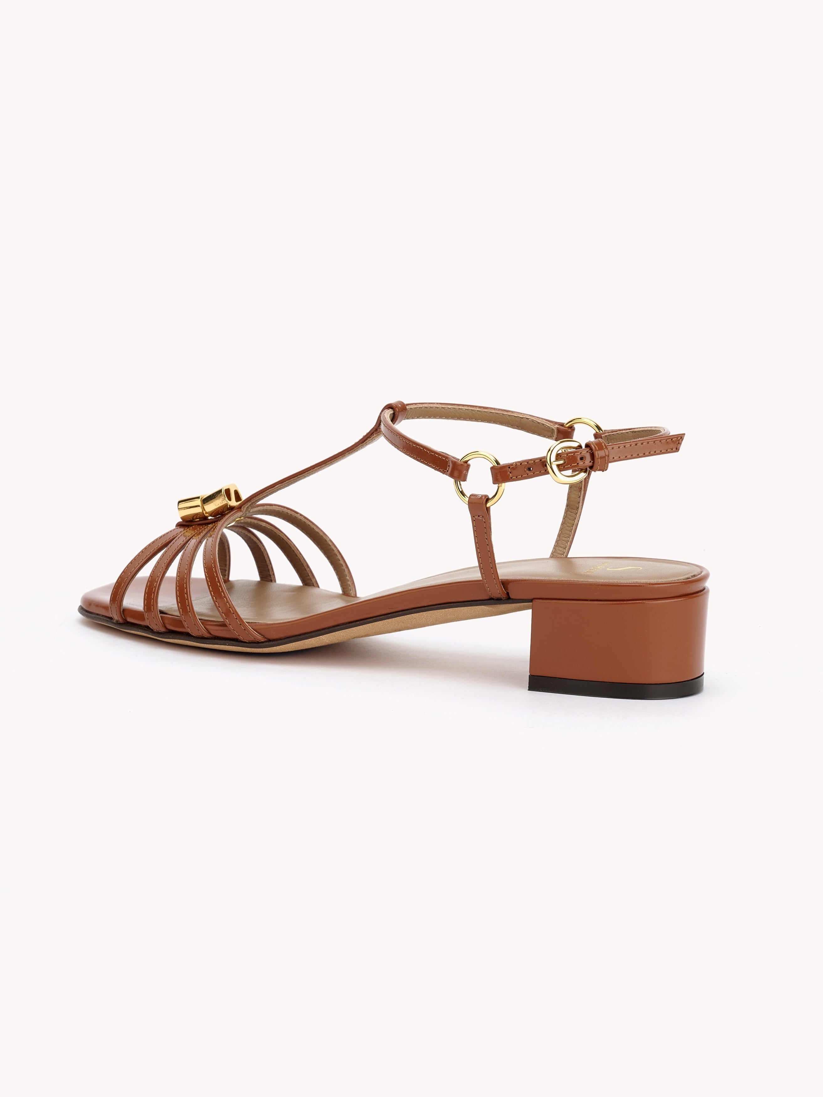 Sandali Carla in pelle marrone con tacco basso 