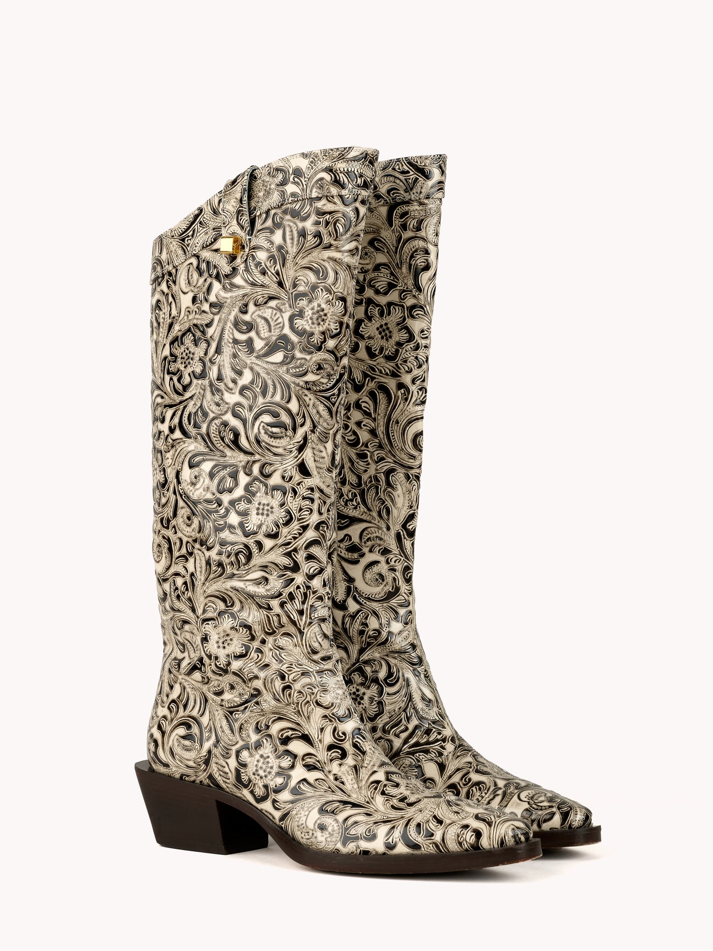 Bottes western Sienna Borgia en cuir embossé floral noir et blanc  - Maison Skorpios par Adriana Abascal