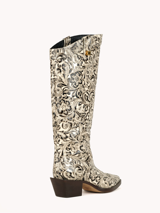 Bottes western Sienna Borgia en cuir embossé floral noir et blanc  - Maison Skorpios par Adriana Abascal