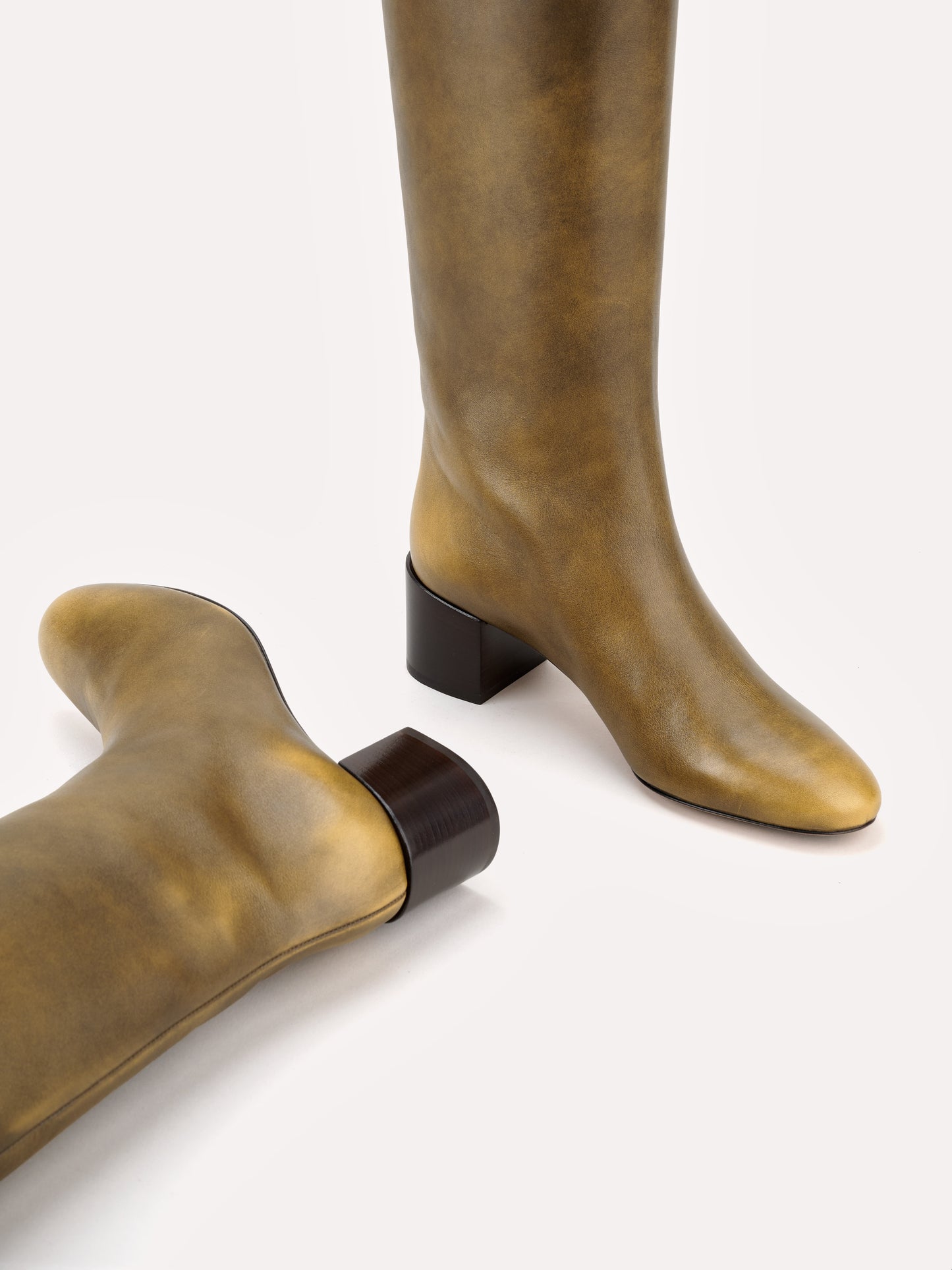 Stivali Adry Up con tacco medio in pelle piper marrone dorato - Maison Skorpios di Adriana Abascal