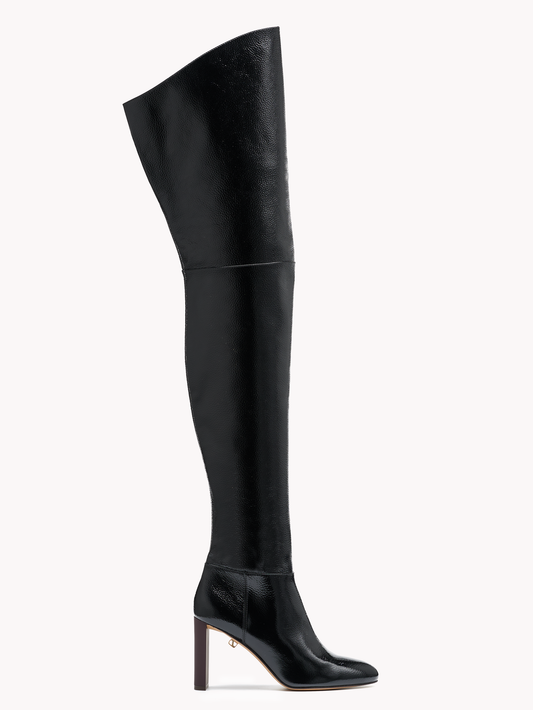 Cuissardes de luxe en cuir grainé verni noir par Adriana Abascal, Clotilde Courau, Filiberto
