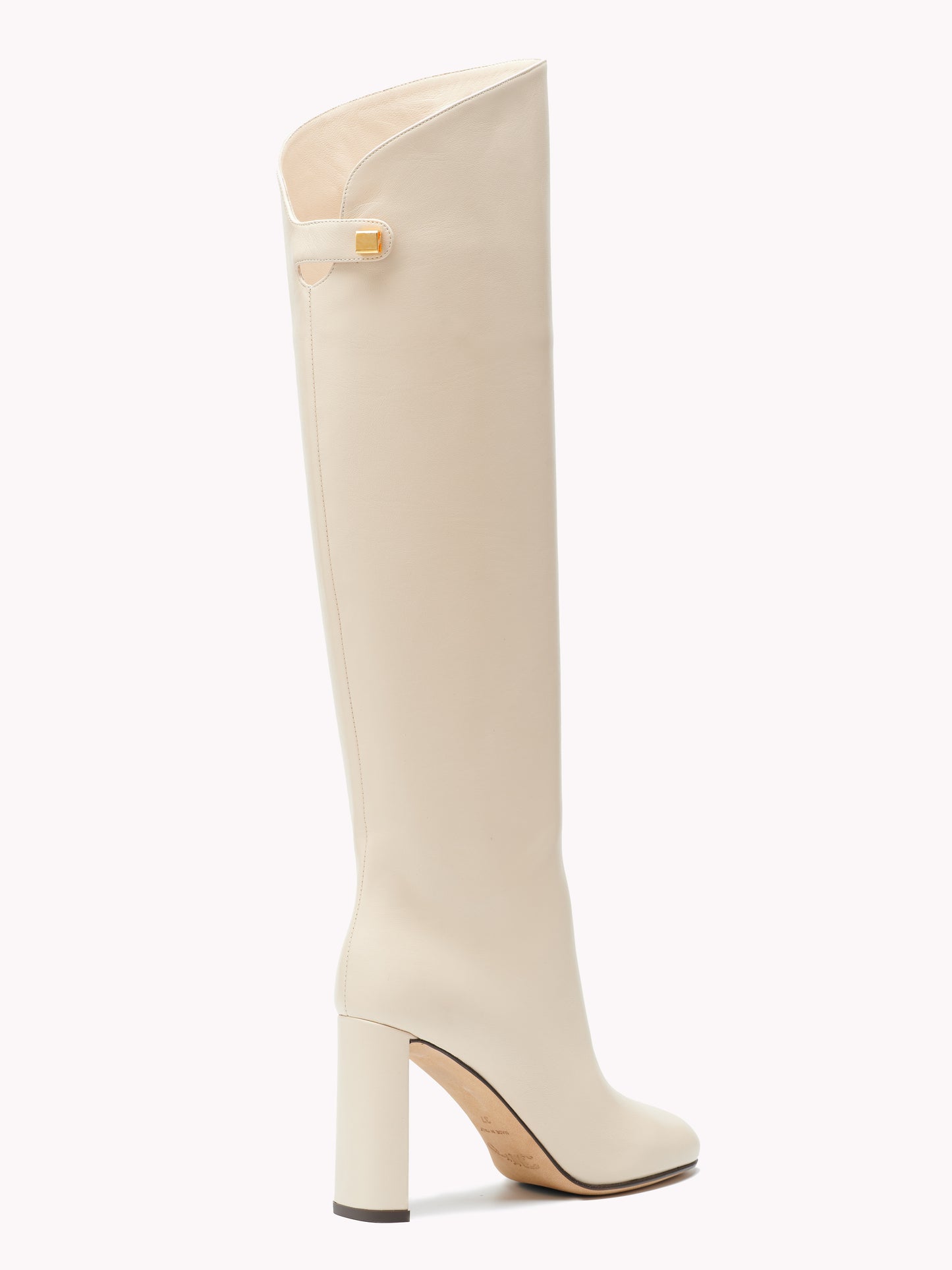 Bottes Adriana en cuir Nappa beige et talon haut - Maison Skorpios par Adriana Abascal