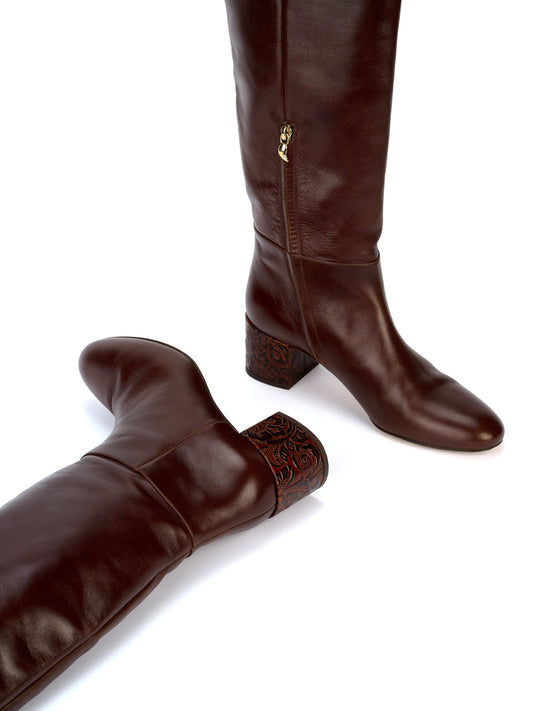 Casual elegant equestrian boots with mid heels by Adriana Abascal Emanuele filiberto