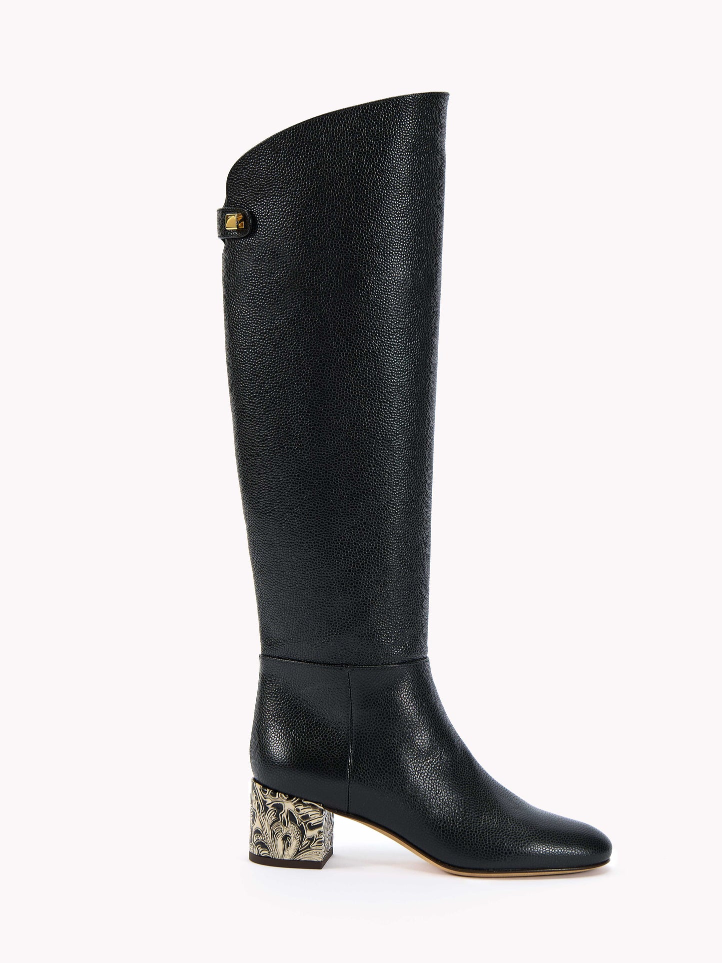 Bottes en cuir grainé mat noires Adry Borgia avec un talon moyen embossé - Maison Skorpios par Adriana Abascal