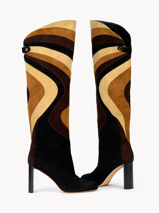 Trendy luxury boots made in italy by Adriana abascal Filiberto de Saboya
