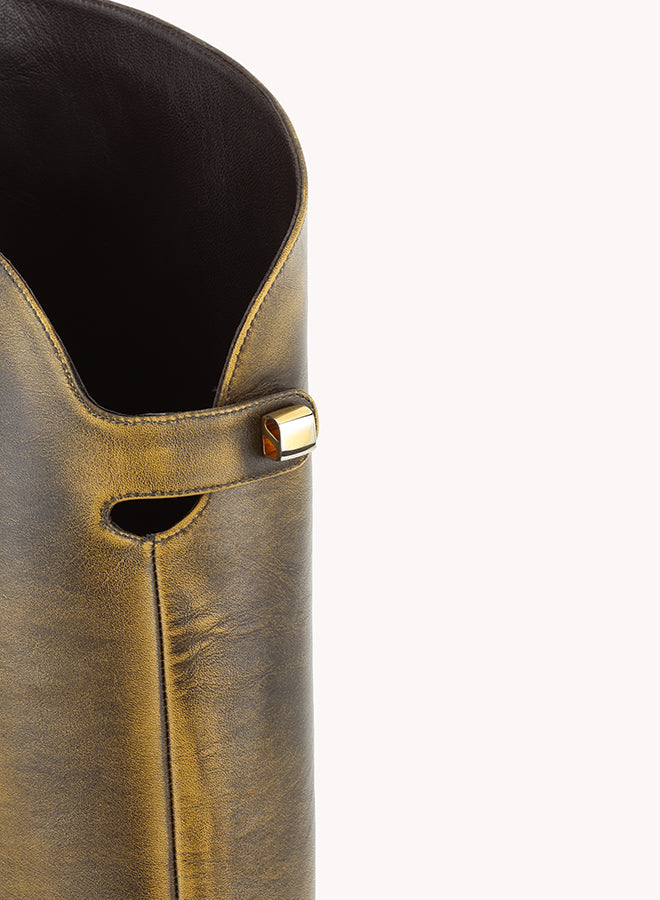 trendy golden brown leather mid-heel boots skorpios