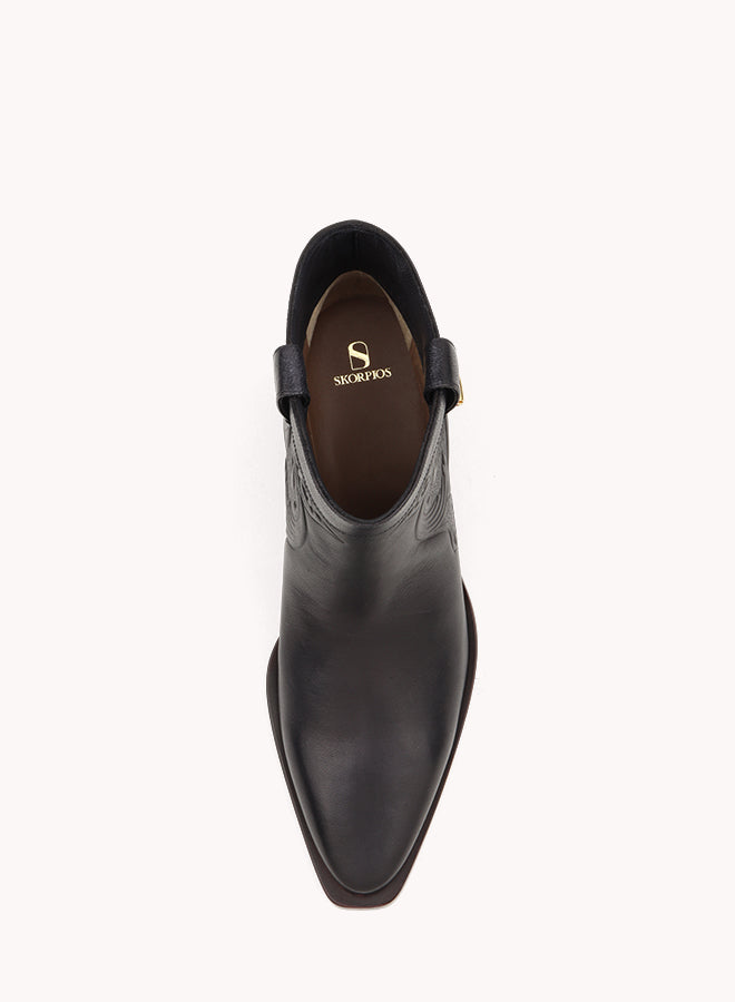low black worked embossed leather boots maison skorpios by adriana abascal Filiberto de Saboya