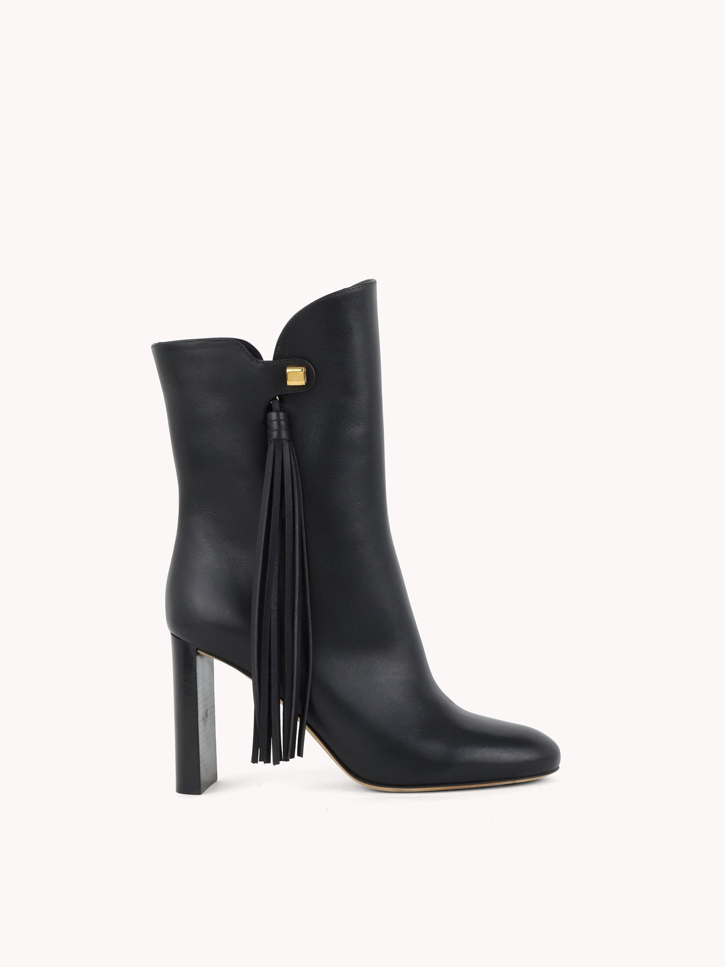 equestrian sophisticated black leather ankle boots skorpios