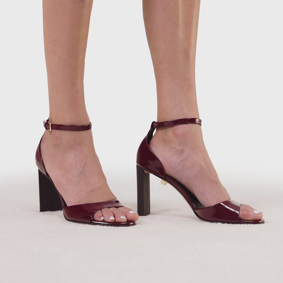 Sensual sandals for luxurious women. Par Adriana Abascal. Emanuele filiberto, Miss Mexico