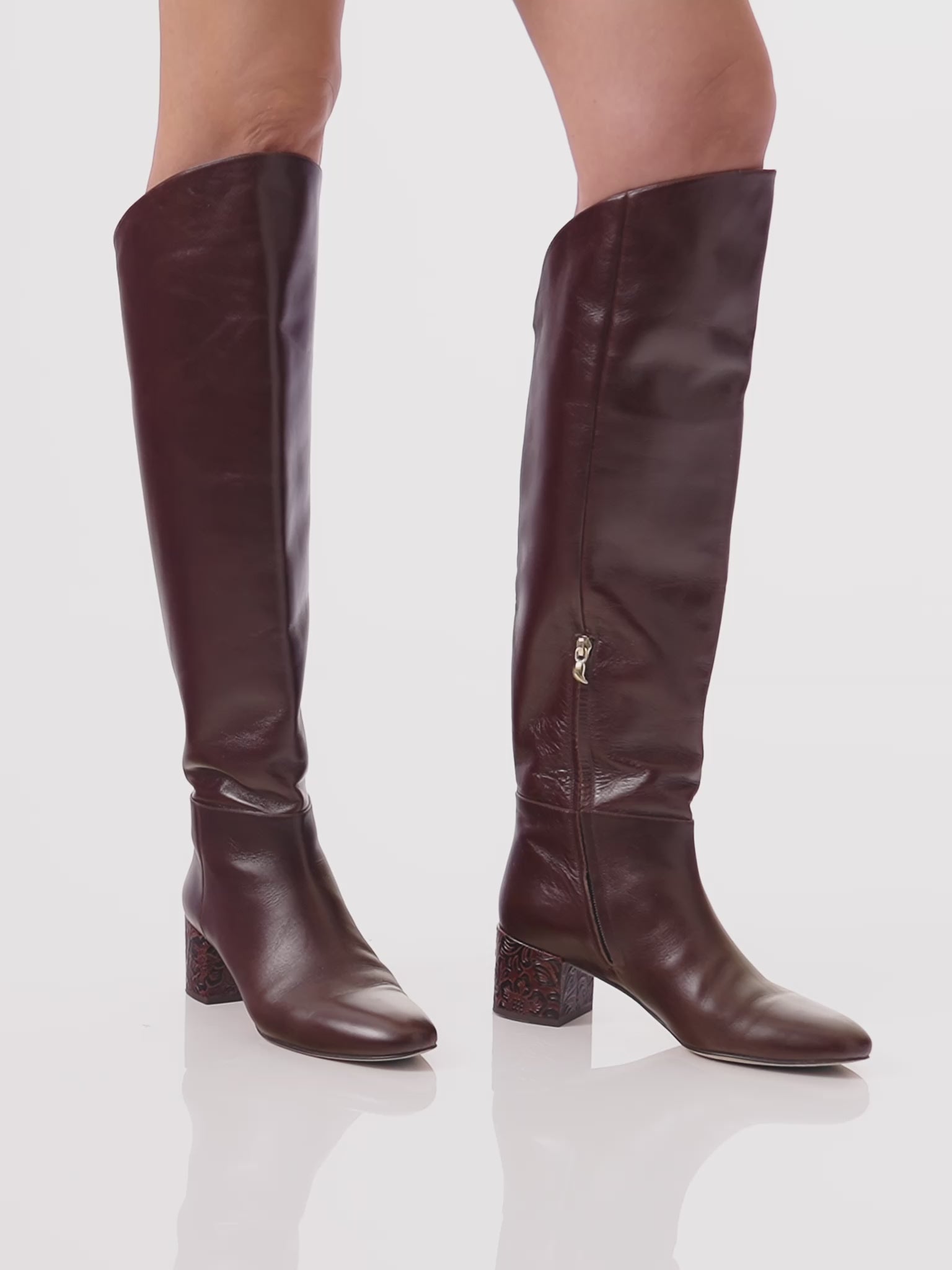 Casual elegant luxury boots with mid heels made in Italy by adriana abascal Emanuele di Savoia 
