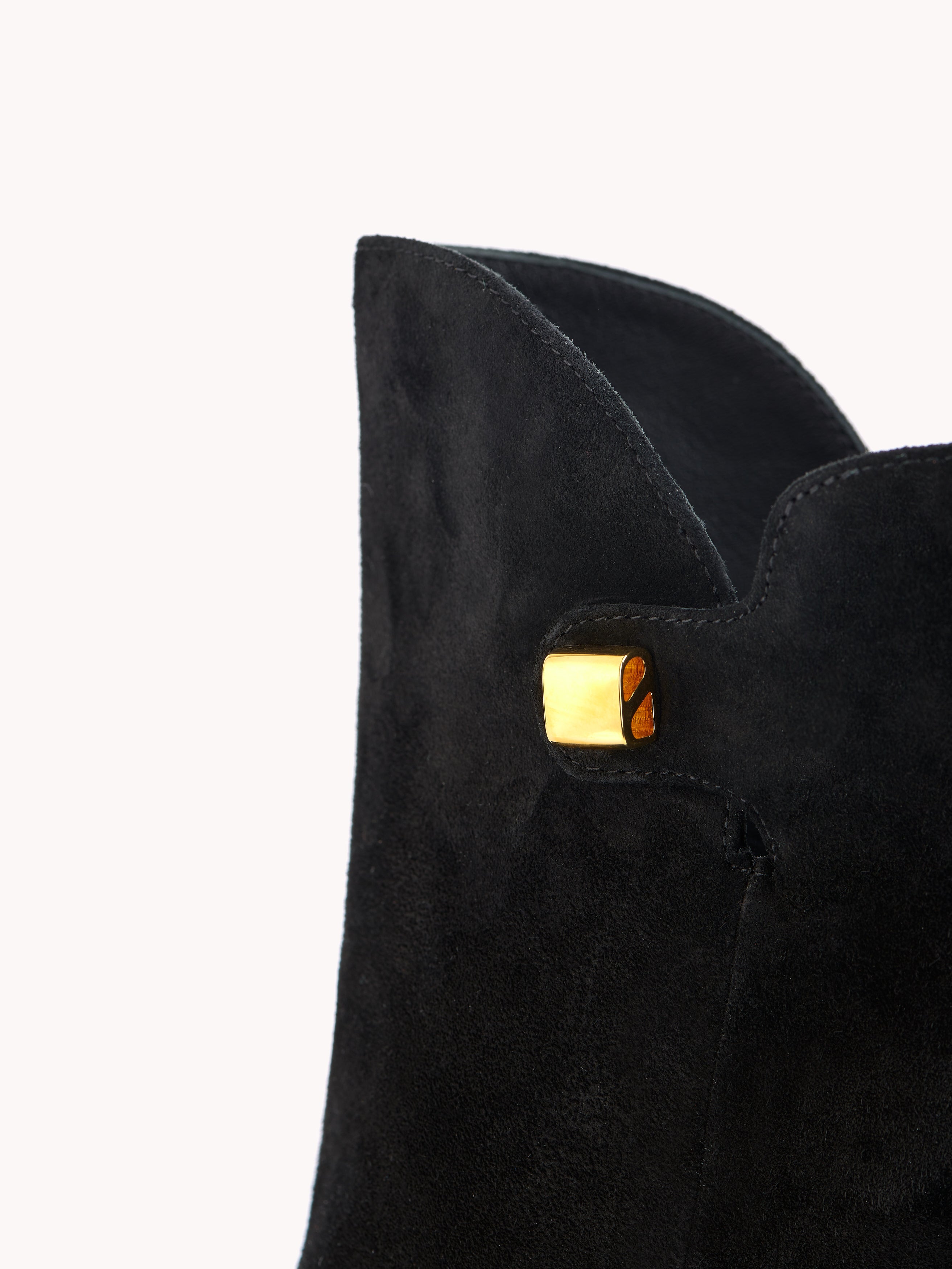 designer ankle boots with mid heel in black suede leather made in italy maison skorpios by adriana abascal emanuele filiberto di Savoia 