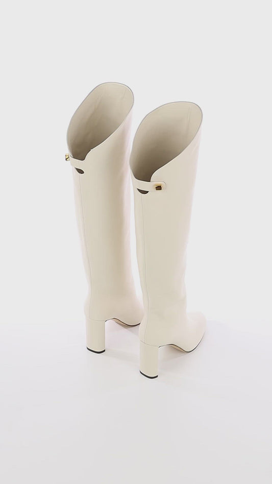 sophisticated high beige leather boots for women made in Italy maison skorpios by adriana abascal emanuele filiberto di Savoia 