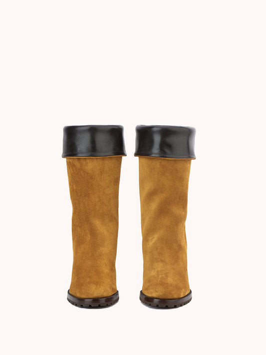 Stivali Victoria casual in Pelle Scamosciata Ocra con Tacco Medio